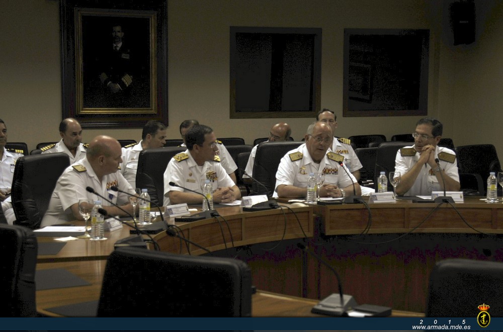 Durante la visita, se impartió a la comitiva una conferencia sobre la estructura y capacidades de la Armada